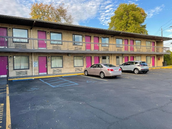 Express Inn-Rahway Main image